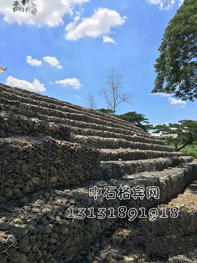 護(hù)岸石籠網(wǎng)擋墻