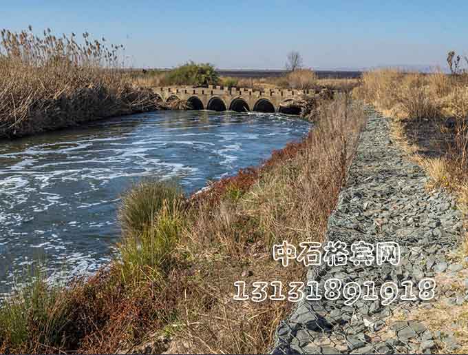 護(hù)坡格賓石籠